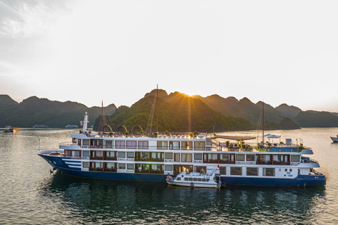 Hanoi: 2-Day Halong &amp; Lan Ha Bay 5 Stars Cruise with BalconyHanoi: 2-Day Lan Ha &amp; Halong Bay 5 Stars Cruise with Balcony