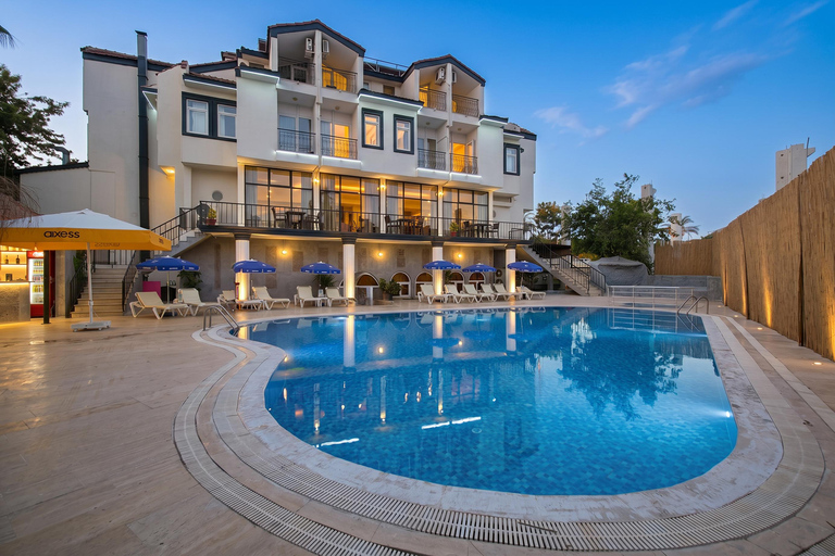 Side: Turkish Bath Experience with Massage & Hotel Transfer