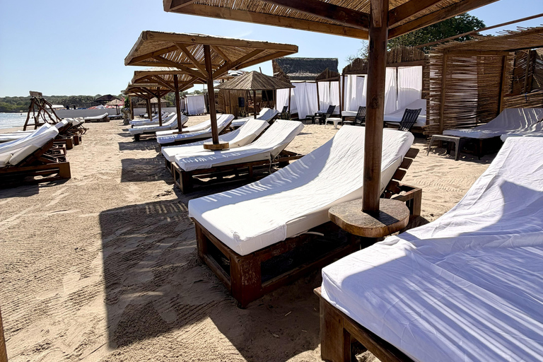 Cartagena: Luxury Day at Tierra Bomba in Ancestral Lounge with Lunch