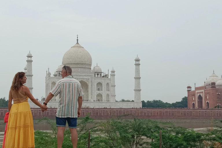 From Delhi: Taj Mahal Sunrise Tour with Elephant SOS Center Tour With Car + Guide