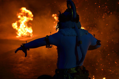 Bali: Ticket de entrada a la Danza del Fuego Kecak y Visita al Templo de UluwatuDanza Kecak con Visita al Templo de Uluwatu - Traslado al Hotel