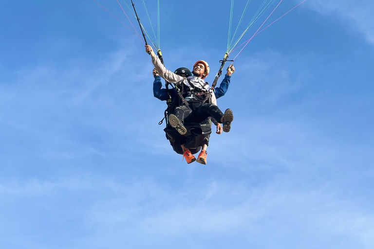 Avventura a Marrakech: parapendio, giro in cammello e colazione