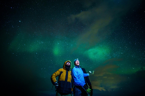 De Tromsø: Perseguição de ônibus guiada pela aurora borealDe Tromsø: Tour Guiado de Ônibus em Busca da Aurora Boreal