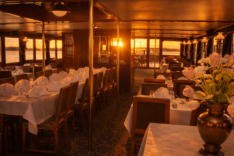 Stockholm: Archipelago Dinner Cruise with Buffet