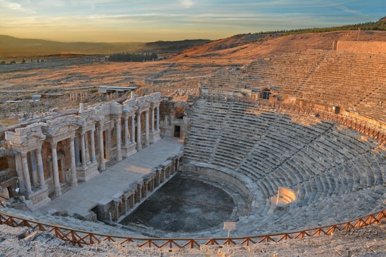 Entdecke die antike Hierapolis und das verträumte Pamukkale: Ein Abenteuer