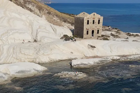 Punta Bianca Adventure: E-bike, snorkeling e natura selvaggia in Sicilia