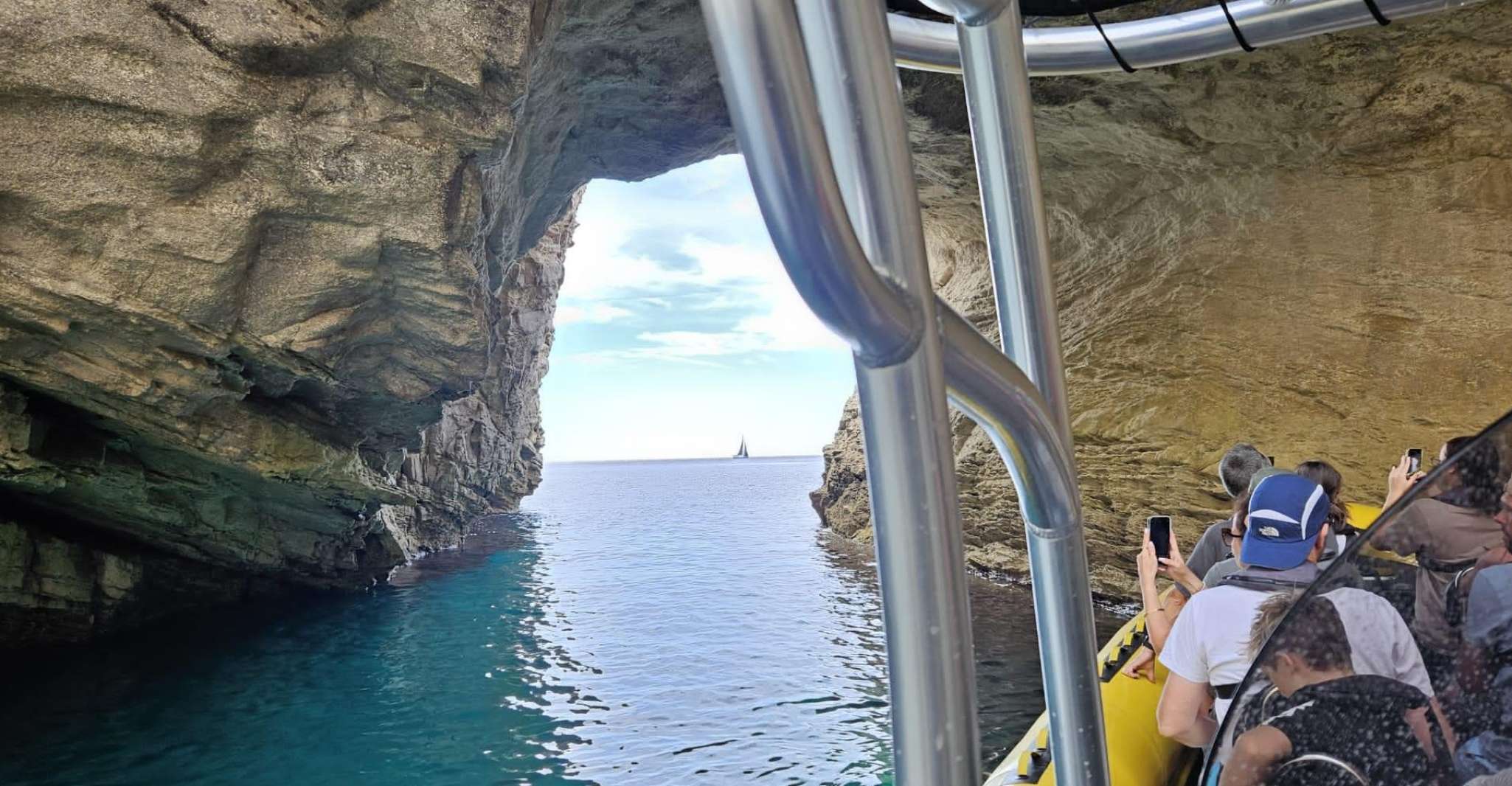 Bonifacio, Lavezzi Islands and Caves Guided Tour - Housity