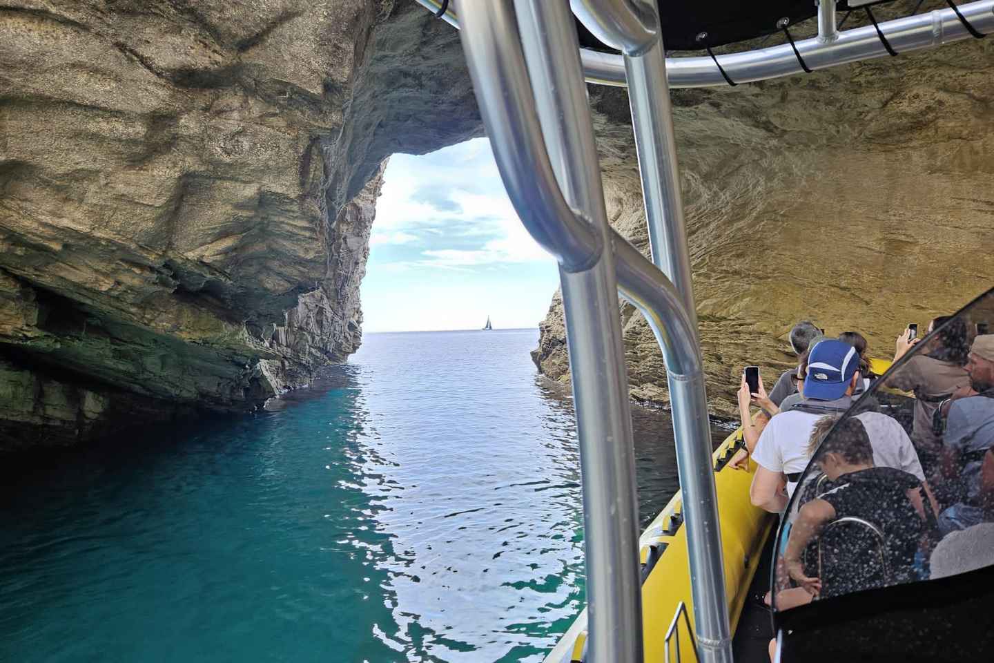 Bonifacio: Lavezzi Islands and Caves Guided Tour