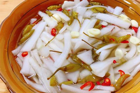 Chengdu: Sichuan Pickles Class with Market Visit & Meal