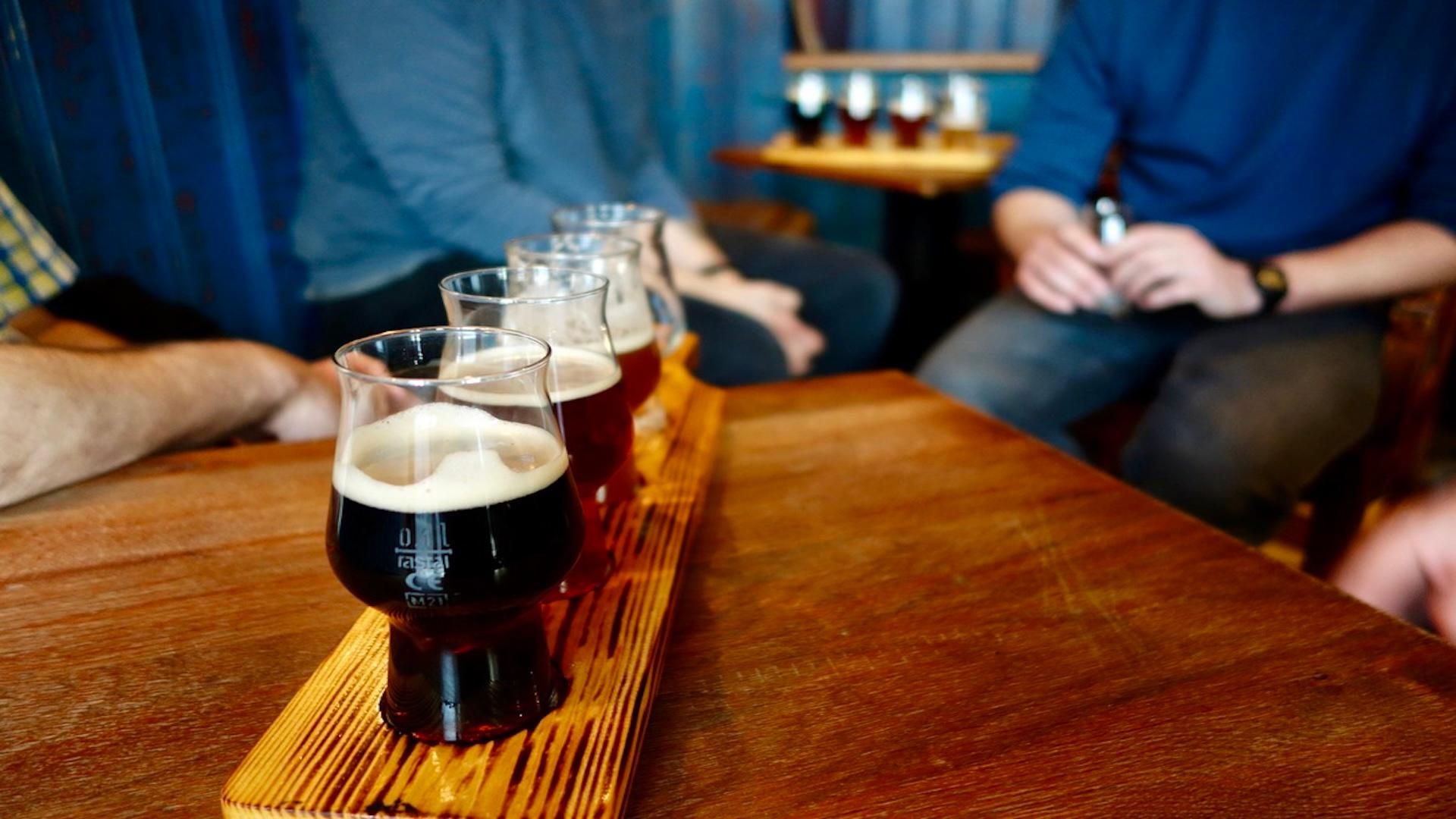 Berlin: Geführte Craft Beer & Cultural Tour mit Snacks