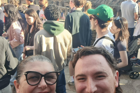 Rome: Colosseum, Roman Forum, and Palatine Hill Experience Colosseum Guided Tour with Roman Forum Entry Experience