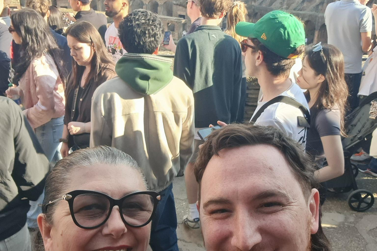 Rome: Colosseum, Roman Forum, and Palatine Hill Experience Colosseum Guided Tour with Roman Forum Entry Experience