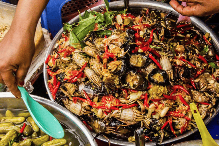 Phnom Penh: Sunset Cruise & Evening Food Tour