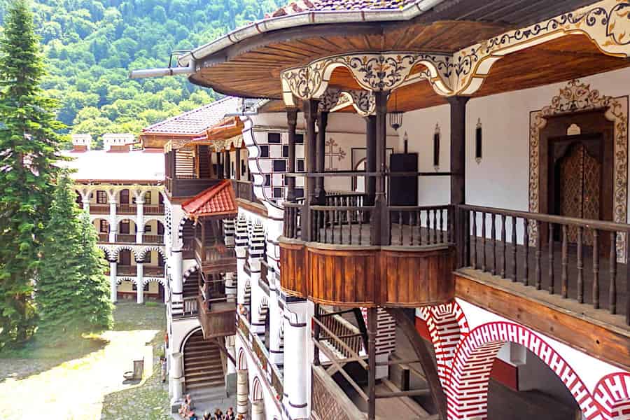 Tour zum Rila-Kloster und zur Boyana-Kirche mit Abholung inklusive. Foto: GetYourGuide Tour zum Rila-Kloster und zur Boyana-Kirche mit Abholung inklusive. Foto: GetYourGuide