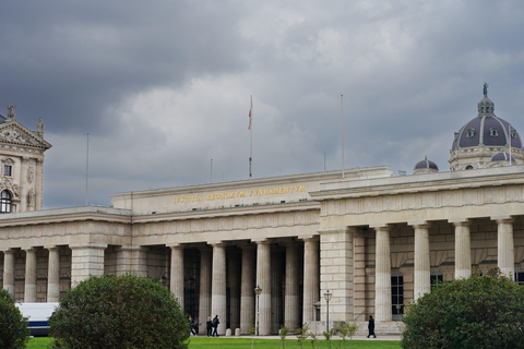 Vienna: Skip-the-Line Hofburg and Empress Sisi Museum Tour