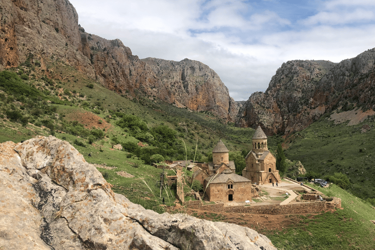 Desde Ereván: Excursión a Khor Virap, Noravank, Jermuk y Areni