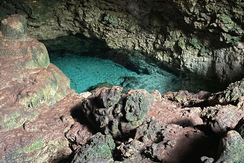 Zanzibar: Floresta Jozani, Borboletas, Caverna Kuza e Praia PajeTour particular sem serviço de busca no hotel e traslado de ida e volta incluídos