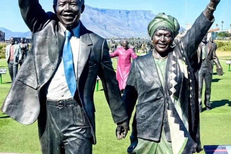 Robbeneiland Museum Tour met Transfer en Ferry Tickets.Rondleiding: Robbeneiland Museum Tour met Transfer&amp;Tickets