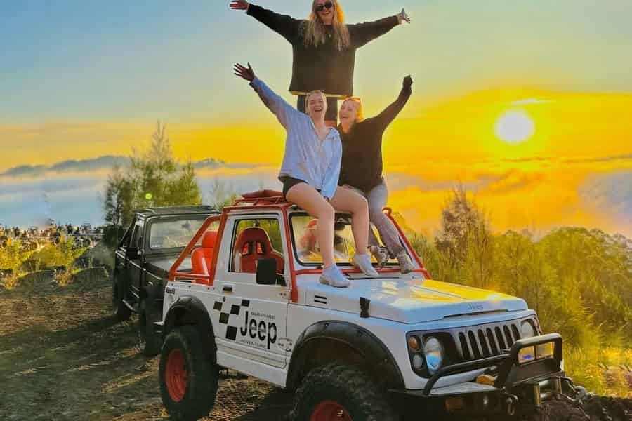 Jeep-Tour zum Sonnenaufgang am Batur mit Ubud-Tour-Optionen. Foto: GetYourGuide Jeep-Tour zum Sonnenaufgang am Batur mit Ubud-Tour-Optionen. Foto: GetYourGuide