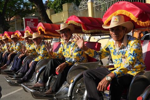 Da Nang: Cyclo City Tour with Coffee-Making Workshop