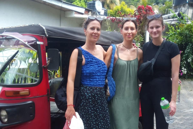 Kandy: Tuk Tuk City Tour Guide