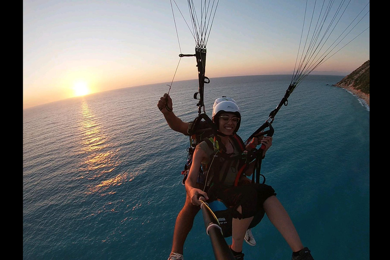Gleitschirmfliegen mit dem Motorschirm in Kerkyra