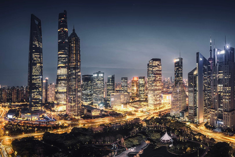 Shanghai Sunset Walk: Historic Bund to Cyberpunk Skyline Private VIP Tour (English & French)