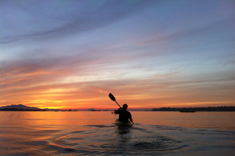 Hoi An: Viaggio in stand-up paddling all'alba per conoscere la vita locale
