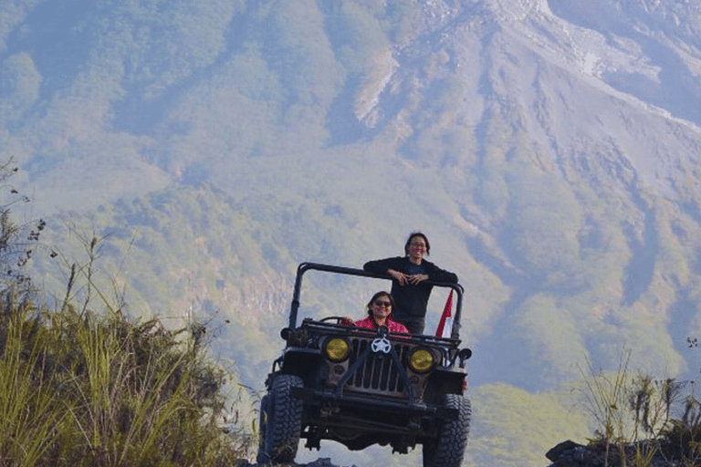 Yogyakarta : safari guidé en Jeep au mont Merapi avec prise en chargeYogyakarta : safari guidé en jeep au mont Merapi avec prise en charge