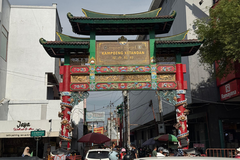 Yogyakarta: Sultan Palace and Water castle Guided Tour Water castle Guided Tour