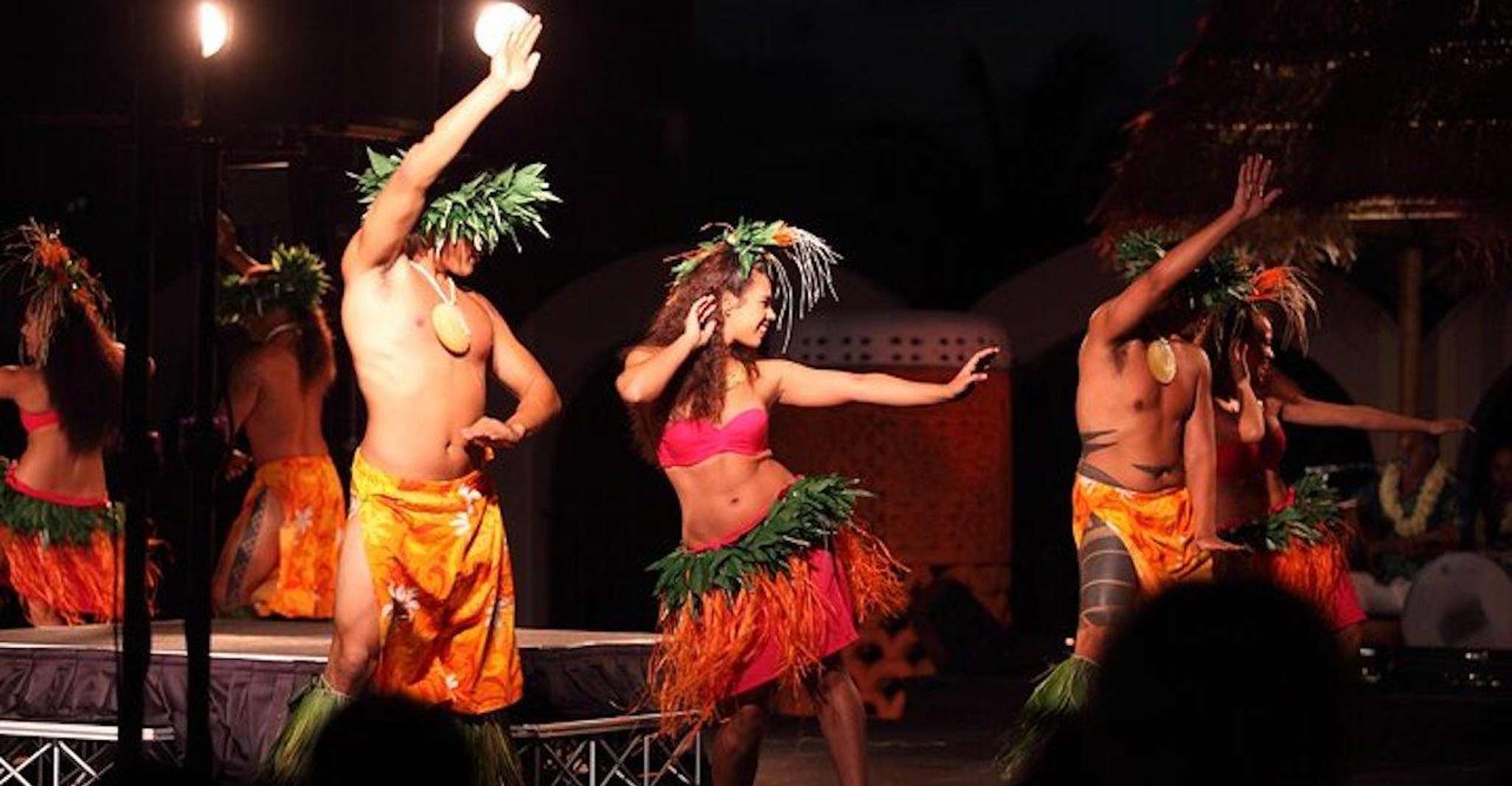 Oahu, Hilton Waikiki Starlight Luau - Housity