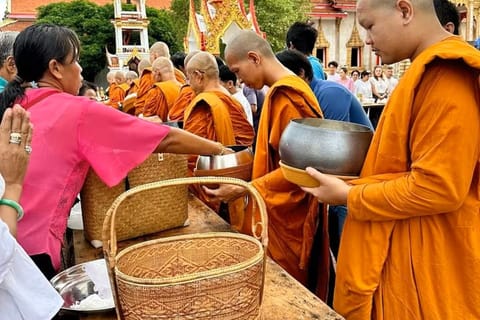 Phuket: Authentic Morning Ceremony at Chalong Temple