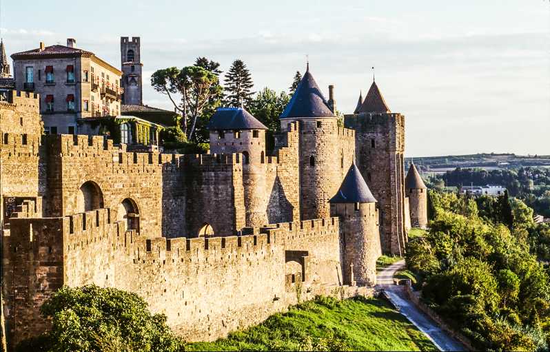 Каркассон: входной билет в замок и крепостные валы