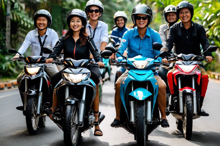 Visite nocturne en moto - Découvrez la nuit secrète de Da NangDa Nang : Visite culinaire en moto et visite nocturne