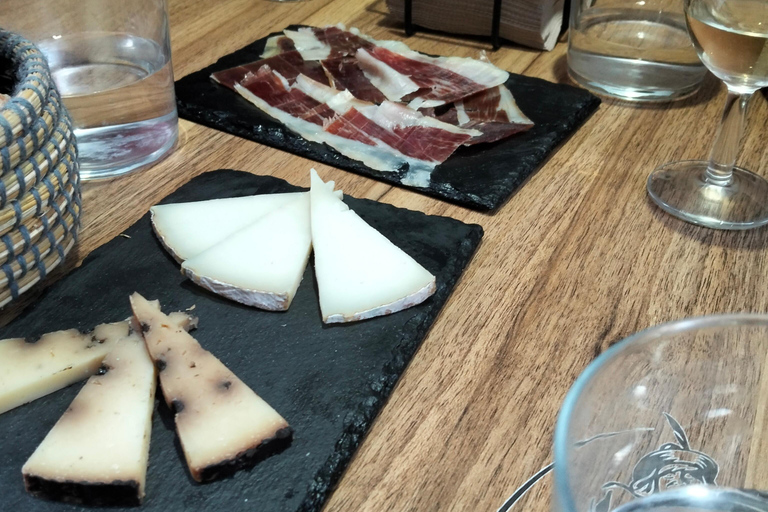 Chef-led Seville tapas tour /Authentic dishes & local wines