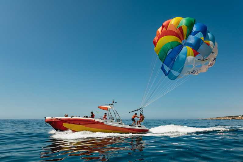 Albufeira: escursione in barca con parasailing