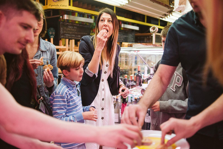 Madrid: Tour gastronomico a piedi e visita al mercato