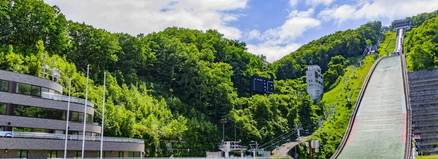 Sapporo : randonnée au mont Maruyama et tremplin de saut à ski d'Okurayama