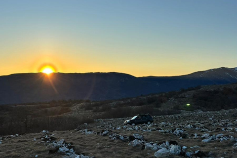 Livno: Guided Wild Horses Tour with Local Aperitif