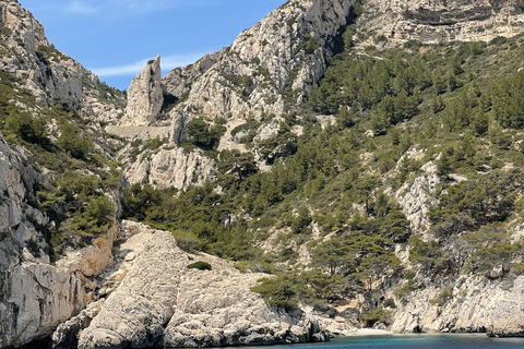 Marseille: Calanques National Park Sailing Cruise with Lunch