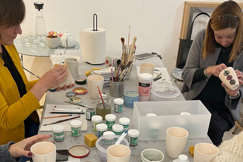 Zurich: Porcelain Painting Workshop with Local Artist