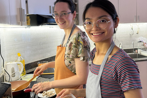 Home Cooking Class with a Local Top Cooking Class at a Local Home with a Cozy Kitchen