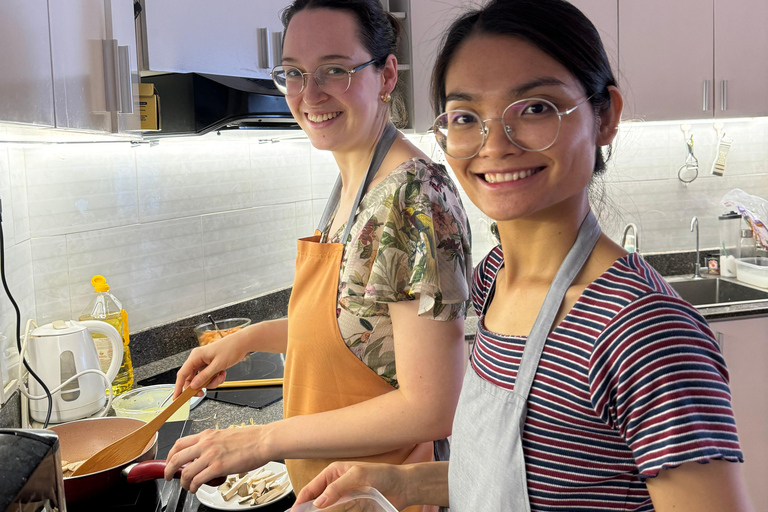 Home Cooking Class with a Local Top Cooking Class at a Local Home with a Cozy Kitchen