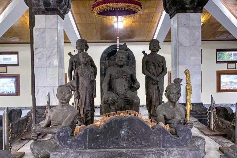 بالي: جولة في الجداريات التاريخية وحديقة الجنيات ومعبد كهف الخفافيش