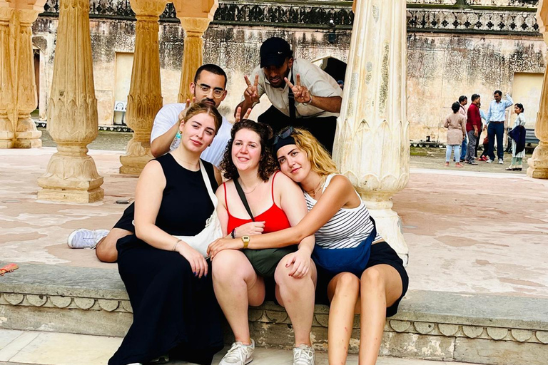 Delhi: 6-Day Golden Triangle Tour with Varanasi Tour without Hotels