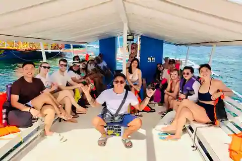 Tri island tour: Naked Island, Daku Island and Guyman Island