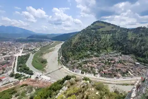 Berat UNESCO Heritage Day Tour: Onufri Museum & City Explore