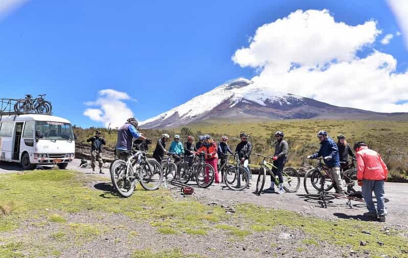 从基多出发：科托帕希火山和林皮奥蓬戈泻湖之旅