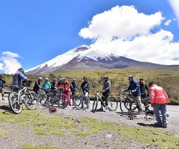 From Quito: Cotopaxi Volcano and Limpiopungo Lagoon Tour