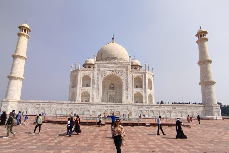 Von Aerocity aus: Taj Mahal Sonnenaufgang und Lord Shiva Tempel TourTransport + Tourguide + Eintrittskarten + Mahlzeit